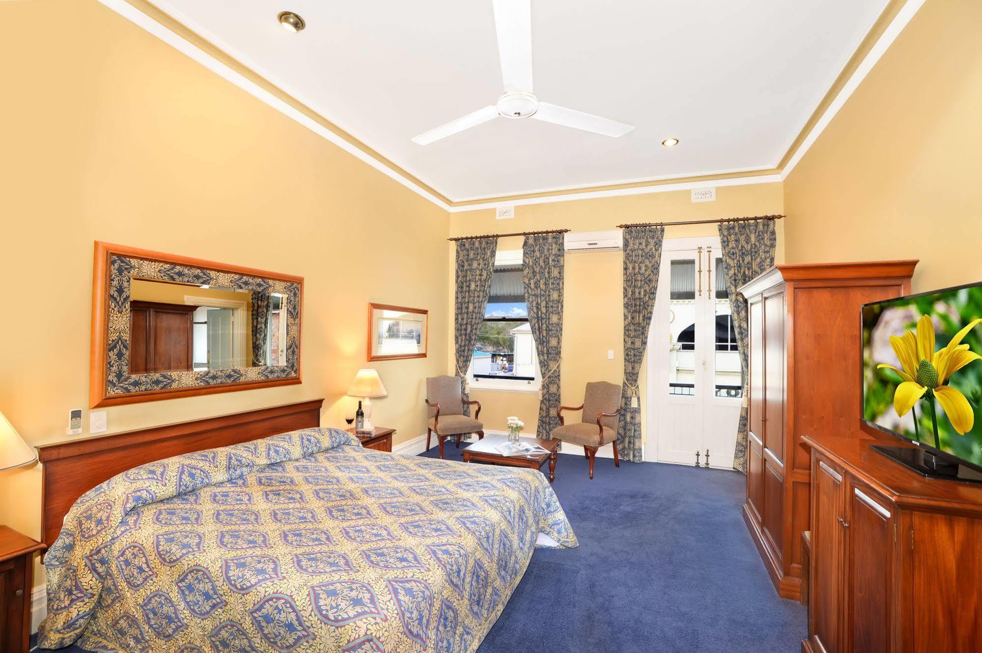 The York Palace Accommodation 外观 照片