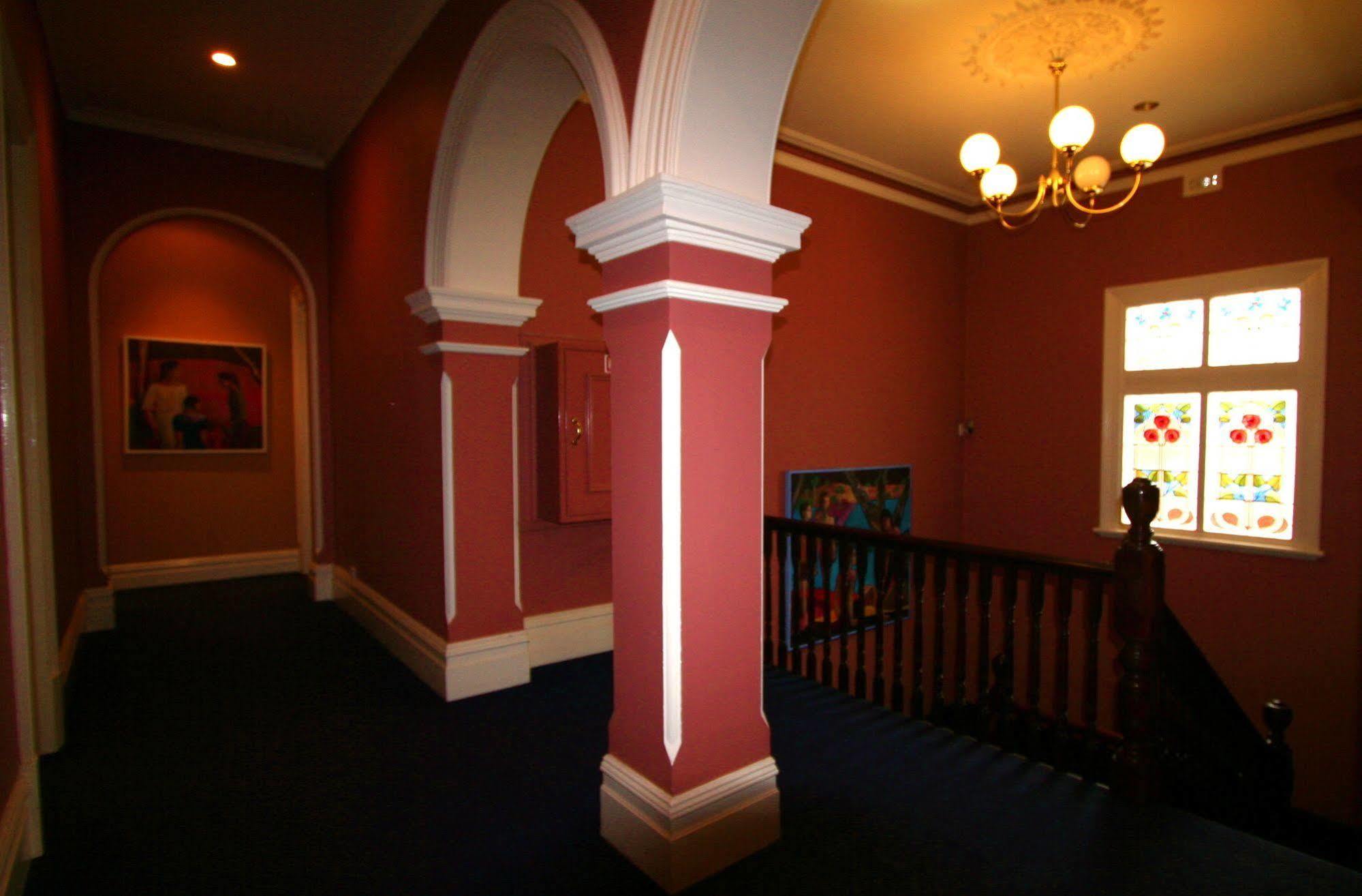 The York Palace Accommodation 外观 照片